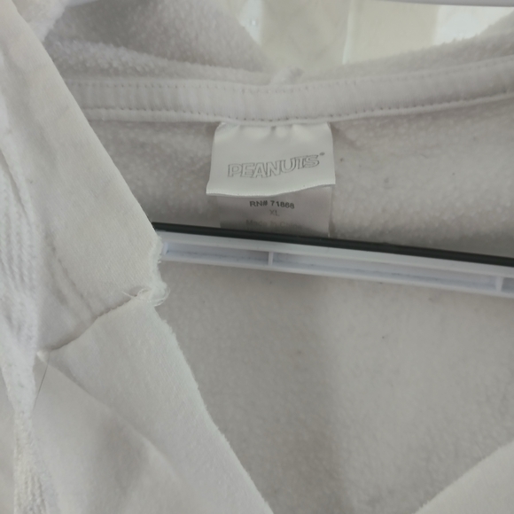 Peanuts Snoopy Graphic XL Cropped Hoodie in White - Picture 2 of 5